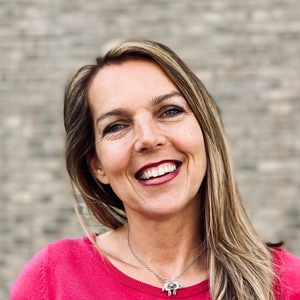 Lesley Calvo